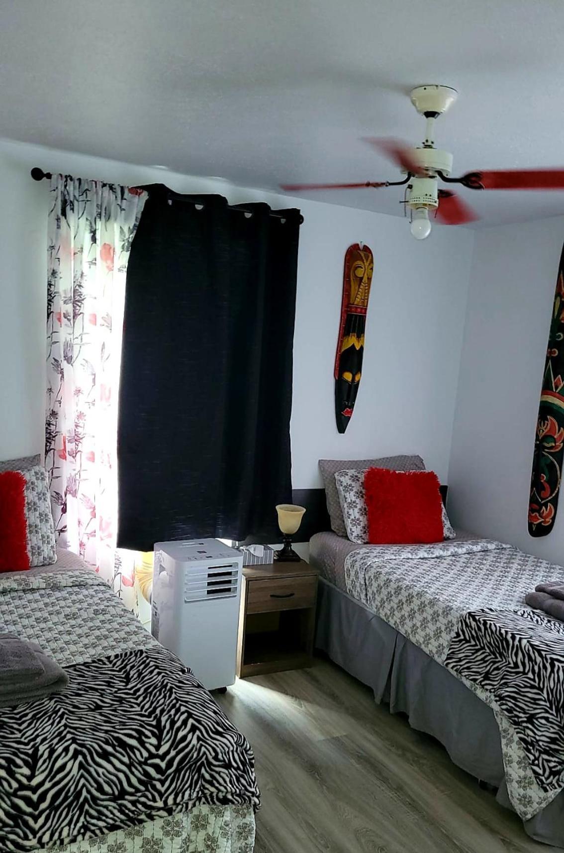 Quiet Cozy Apartment Next To Highway Wifi+Netflix إيدموندستون المظهر الخارجي الصورة